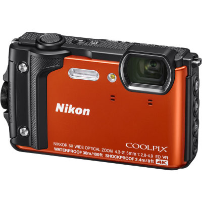 Подводный фотоаппарат Nikon Coolpix W300 Orange  Подводный до 30 м. Выдержит падение с высоты 2,4 м, морозостойкий, не боится грязи. Есть Wi-Fi. Матрица 16 Мпикс, зум 5х, дисплей 3", снимает видео 4K UHD