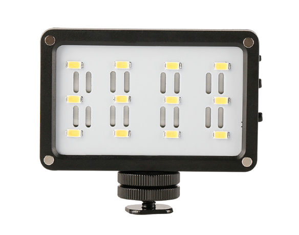 Портативная LED-подсветка Ulanzi CardLite (5600К)  Можно использовать в качестве портативного фонарика • Фиксированная цветовая температура - 5600 К • Стандартное крепление 1/4" • Аккумулятор ёмкостью 2250 мАч • Изменение оттенка при помощи желтого и белого светофильтра