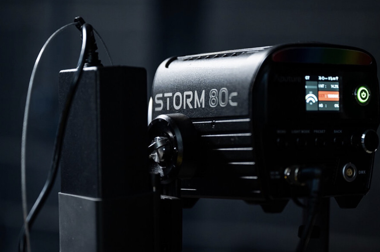 Комплект осветителей Aputure STORM 80c (3шт) с кейсом аксессуарами