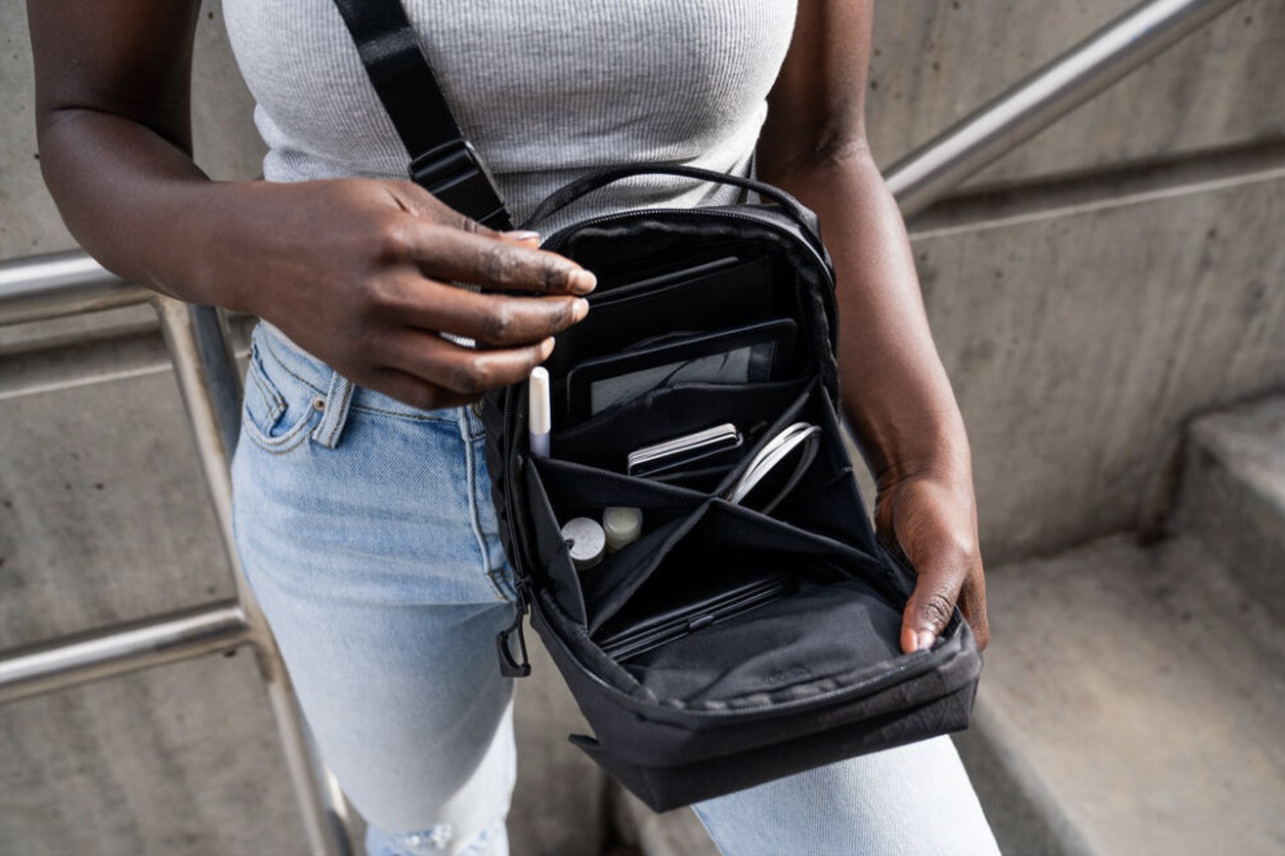 Сумка WANDRD X1 Cross Body Large Чёрная