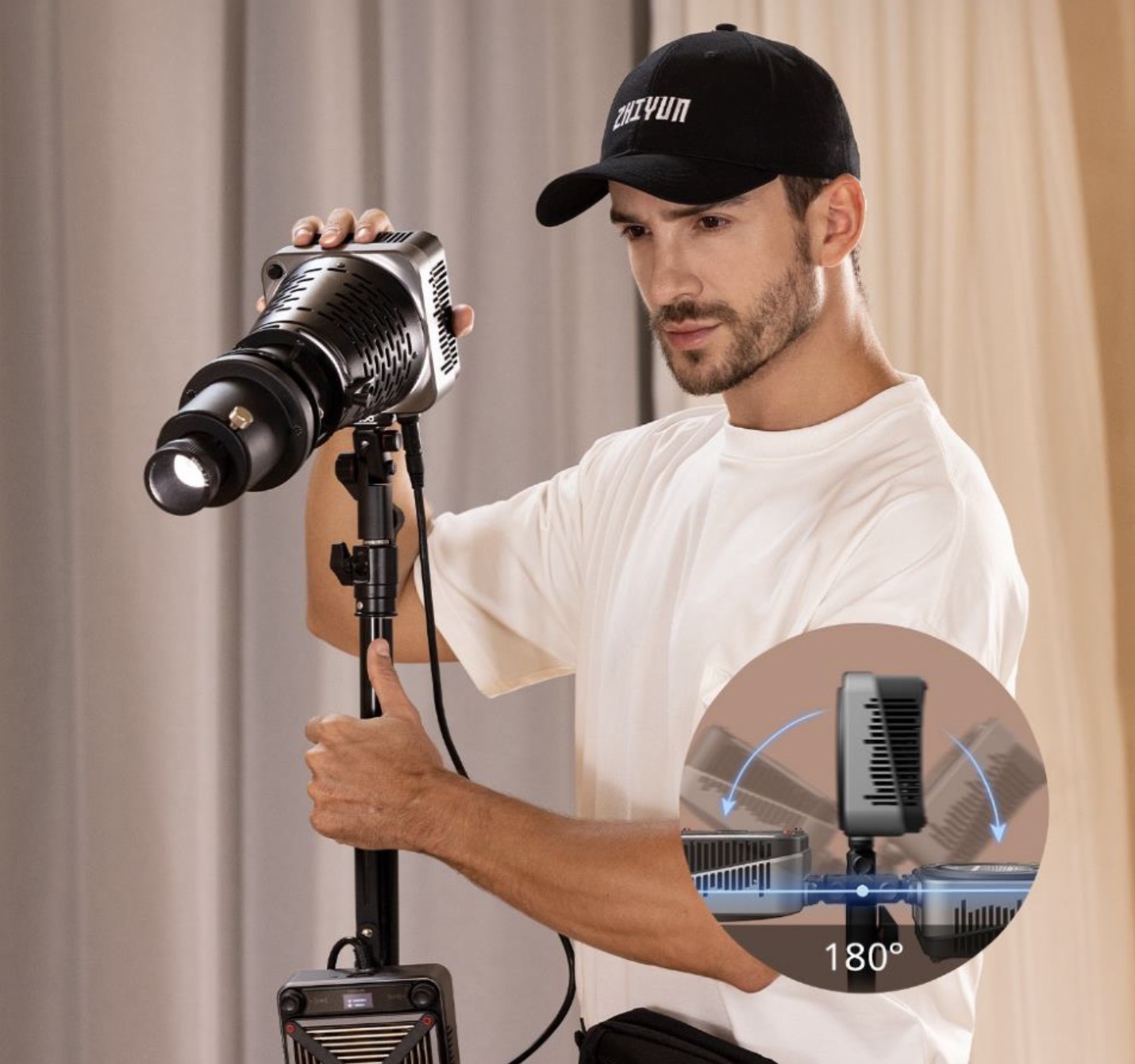 Осветитель Zhiyun MOLUS G200