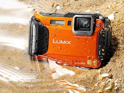 Подводный фотоаппарат Panasonic Lumix DMC-FT5 (оранжевый)
