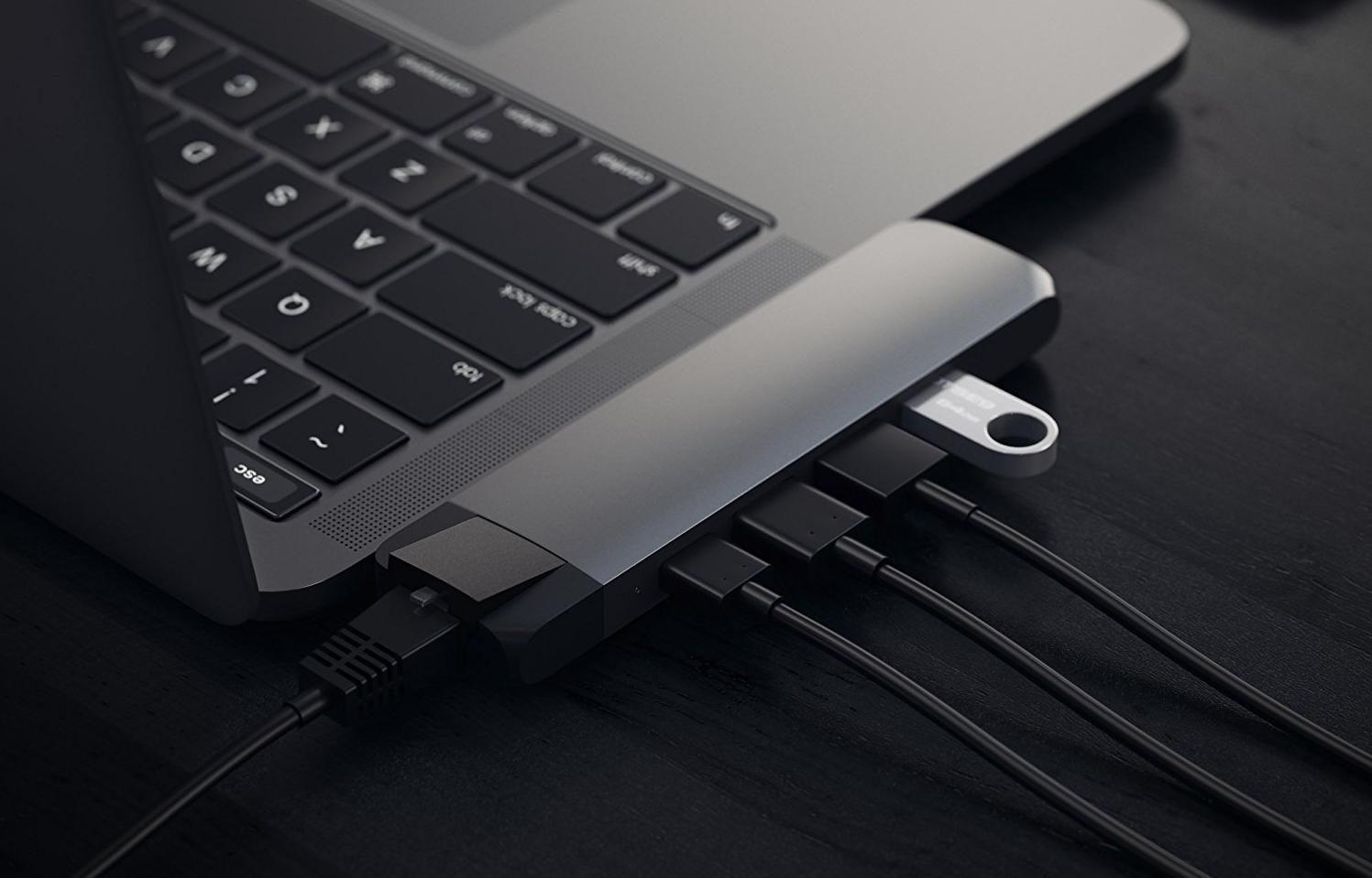 USB-хаб Satechi Aluminium Type-C Pro Hub With Ethernet Space Gray для MacBook Pro 2016/17/18 и MacBook Air 2018