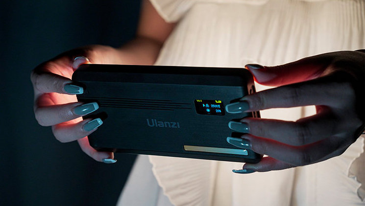 Осветитель Ulanzi VL200