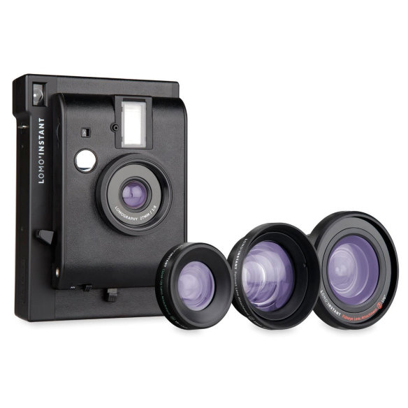 Фотоаппарат моментальной печати Lomography Lomo&#039;Instant Black + 3 объектива  Инстант-фотоаппарат от Lomography с широкоугольным объективом • 3 объектива-насадки в комплекте • Установка длинной выдержки и мультиэкспозиции • Цветные фильтры для вспышки • Для печати снимков использует картриджи Fujifilm Instax Mini