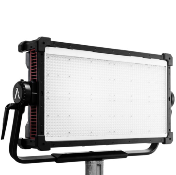 Осветитель Aputure NOVA II 2x1  LED панель • Активное охлаждение • Цветовая температура: 1800 — 20000 K • RGB режим • IP65