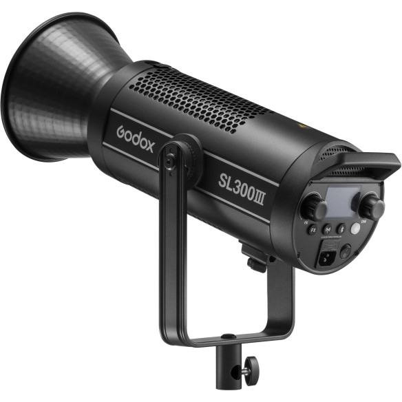 Осветитель Godox SL300III студийный   • Вид осветителя: моноблок • Мощность макс. 330 Вт • Цветовая температура	5600±200K • Пульт 2,4ГГц / приложение Godox Light (через Bluetooth) / панель управления