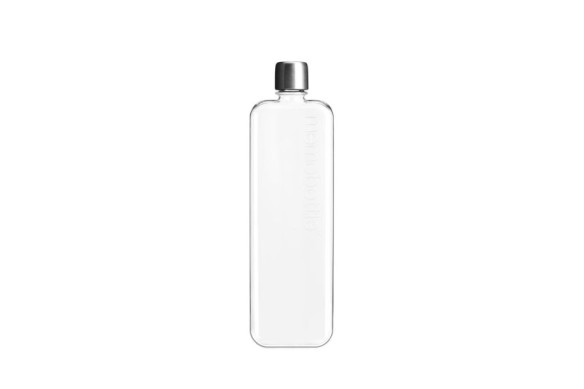 Бутылка Memobottle Slim  Легко очищается изнутри • Дополнительная крышка в комплекте • Пластик не содержит BFA-BPS (бисфенол А) • Выдерживает температуру от -50 до 100 градусов • Можно наливать алкогольные напитки