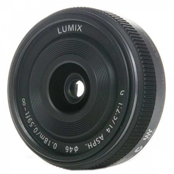 Объектив Panasonic Lumix G 14mm f/2.5 II ASPH Black (H-H014AE-K)  Конструкция объектива: 6 элементов в 5 группах (3 асферические линзы) • Диафрагма: F2,5 • Тип апертуры: 7 лезвий диафрагмы • Вес: прибл.: 55 г
