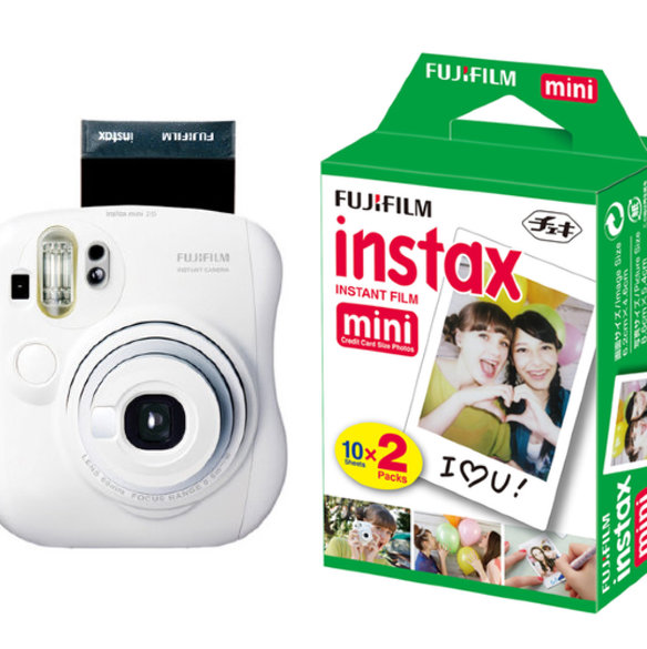 Картридж (кассета) FujiFilm Instax Mini Glossy 20 фото для Instax Mini 25  Набор на 20 кадров • размер фотографии: 86 x 54 мм • Для Fujifilm Instax серии Mini и Polaroid Pic 300