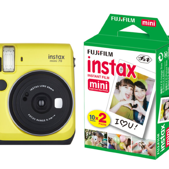 Картридж (кассета) FujiFilm Instax Mini Glossy 20 фото для Instax Mini 70  Набор на 20 кадров • размер фотографии: 86 x 54 мм • Для Fujifilm Instax серии Mini и Polaroid Pic 300