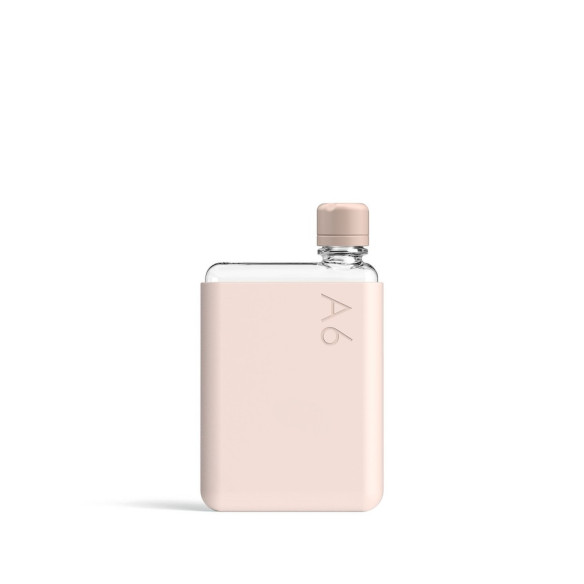 Бутылка с силиконовым чехлом Memobottle A6, розовый  Легко очищается изнутри • Одна крышка в комплекте • Чехол защищает от падения и царапин • Пластик не содержит BFA-BPS (бисфенол А) • Выдерживает температуру от -50 до 100 градусов • Изготовлен из безопасных и экологичных материалов • Можно наливать алкогольные напитки