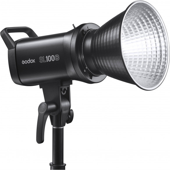 Осветитель светодиодный Godox SL100D студийный   • Мощность	100Вт • Цветовая температура	5600K • Регулировка яркости	0%~100% • Температура эксплуатации	-10°С~40°С • Приложение Godox Light / пульт управления RC-A6 (приобретается отдельно)