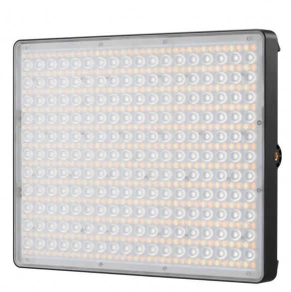 Осветитель Aputure Amaran P60C RGBWW   • Вид осветителя:	LED панель • Особенности конструкции: встроенный дисплей, активное охлаждение • Мощность (макс): 60 Вт • Цветовая температура: 2500 — 7500 • RGB режим: Да • Питание: сетевой адаптер, NP-F х2 • Вход: 15В, 4.5А • Длина кабеля: 1.5 м
