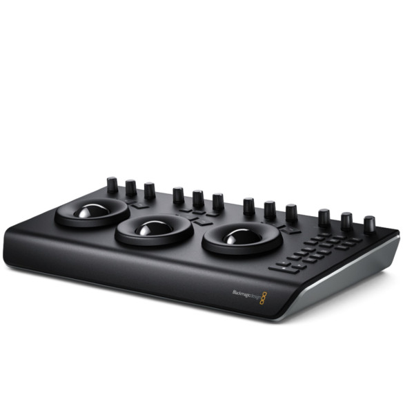Микро конвертер Blackmagic Micro Converter BiDirectional SDI/HDMI 3G wPSU (1)  Цветовое пространство YUV • Порты 3G-SDI, HDMI • Питание сетевой адаптер • Мощность (макс) 2.5 Вт • Материал металл • Подключение HDMI, SDI • Совместимость Mac 10.14 Mojave, Mac 10.15 Catalina +, Windows 10 +