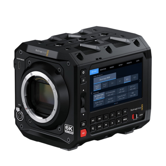 Кинокамера Blackmagic PYXIS 6K Cinema Box (Leica L)  Тип сенсора CMOS • Размер матрицы 36 × 24 мм • Формат сенсора Full Frame • Байонет камеры L-mount (Leica) • ISO 400 — 3200 • Дисплей 4" (1920 x 1080) 1500 nit • Питание сетевой адаптер, аккумулятор BP-U (Sony) • Cенсорный дисплей • Поддержка карт памяти CFexpress B