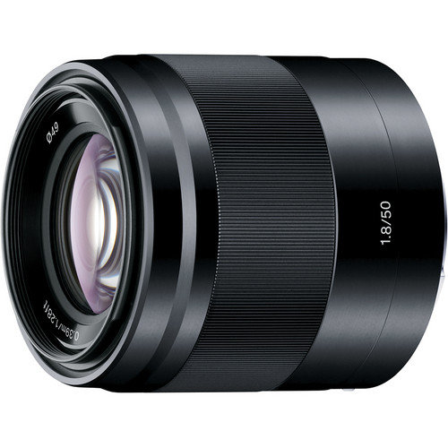 Объектив Sony E 50mm f/1.8 OSS для NEX Black (SEL-50F18)  Стандартный объектив • Крепление Sony E • Минимальное расстояние фокусировки 0.39 мм • Автоматическая фокусировка • Вес: 202 г