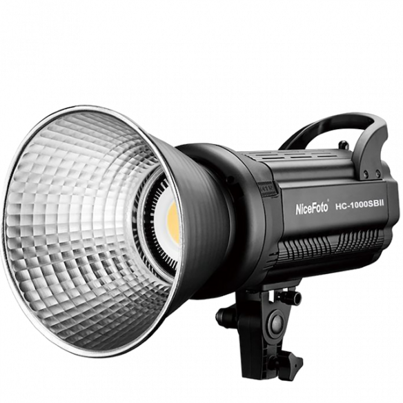 Осветитель Nicefoto HC-1000SB II  • Вид осветителя: моноблок • Особенности конструкции: встроенный дисплей, активное охлаждение • Мощность (макс): 100 Вт • Цветовая температура: 5600 K • RGB режим: Нет • Дополнительные функции: дистанционное управление