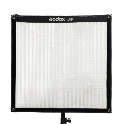 Осветитель Godox FL150S гибкий  Вид осветителя: жезл • Мощность (макс): 150 Вт • Цветовая температура: 3300–5600 (±200) К • Способы управления
выносной блок управления/пульт ДУ/смартфон с APP GodoxPhoto