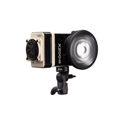 Осветитель Zhiyun MOLUS X200RGB COB Light Combo  Вид осветителя моноблок • Байонет Bowens • Мощность (макс) 200 Вт • Диапазон цветовой температуры 2500 — 10000 K • RGB • Возможности регулировки: яркость, цветовая температура, цвет • Беспроводное управление Bluetooth • Питание: съемный аккумулятор/от сети/USB • Поддержка USB-PD
