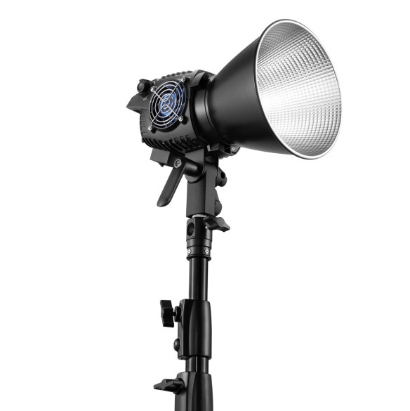 Осветитель Zhiyun MOLUS B100  Вид осветителя моноблок • Байонет Bowens • Мощность (макс) 100 Вт • Диапазон цветовой температуры 2700 — 6500 K • Питание
сетевой адаптер • Способ управления: панель управления на корпусе
приложение ZY Vega app • Имеет крепление 5/8" • Активное охлаждение