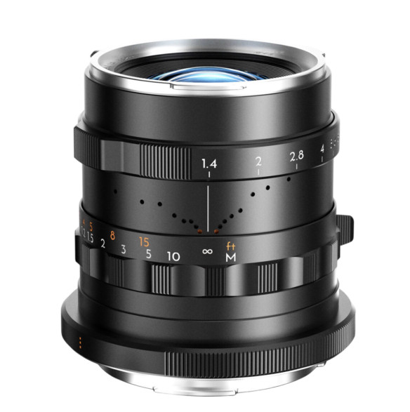 Объектив Thypoch Simera FF 28mm f1.4 RF-mount Чёрный  Байонет объектива RF (Canon EOS R) • Покрытие матрицы Fullframe • Фокусное расстояние 28 мм • Фокусировка ручная • Диафрагма f1.4 - f16 • Диаметр резьбы на объективе 49 мм