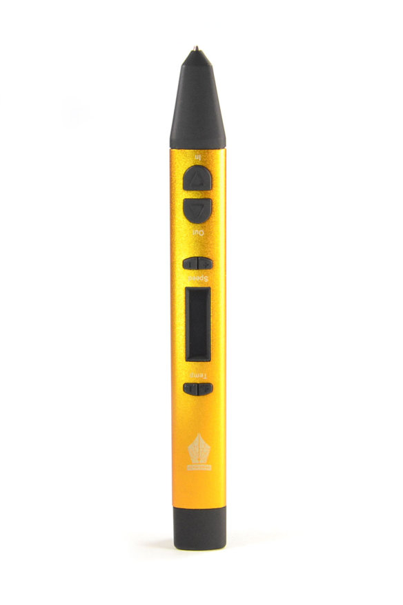 Алюминиевая 3D ручка SPIDER PEN PRO Orange-Gold с OLED-дисплеем и USB-зарядкой (40 метров пластика и книга-трафарет в подарок)  3D-ручка с OLED-дисплеем из облегченного сплава • Работает от USB и от сети • Заправляется ABS, PLA и PRO-пластиком • Регулировка температуры и скорости подачи • Металлический носик • Книжка с трафаретами и 40 метров пластика в подарок