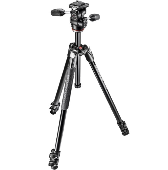 Штатив Manfrotto 290 Xtra с головой MH804-3W  Тип штативной головы: 3х осевая • Основание штатива плоское • Быстросъёмная площадка Manfrotto 200LT-PL • Диаметр ног 19 — 26 мм • Количество секций 3 • Высота с опущенной центральной колонной 1460 мм • Максимальная нагрузка 4 кг