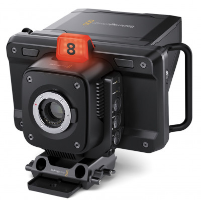 Кинокамера Blackmagic Studio Camera 4K Pro   • Эффективное разрешение матрицы:	17,78 мм x 10 мм (4:3) • Байонет камеры:	Micro 4/3 • ISO:	100 — 25600 • Разрешение съёмки:	3840 x 2160 (Ultra HD) • FPS:	60 • Дисплей:	7" (1920 x 1200) • Динамический диапазон:	13 • Видео вход:	12G-SDI • Видео выход:	HDMI, 12G-SDI • Порты:	Type-C 3.1, Type-C 3.2, RJ45 • Питание:	сетевой адаптер • Особенности конструкции:	сенсорный дисплей